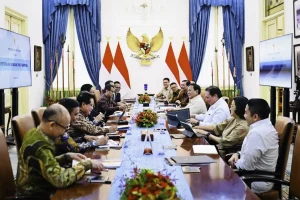 Presiden Prabowo Bahas Respons Ekonomi Global dan Kebijakan Tarif bersama Jajaran Kabinet