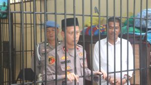 Cek Ruang Tahanan, Wakapolres Wajo Tekankan Jaga Kebersihan dan Kesehatan
