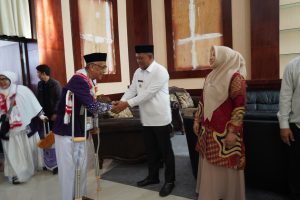H. Patahudding Lepas 270 Jamaah Calon Haji Kloter 16 Kabupaten Luwu