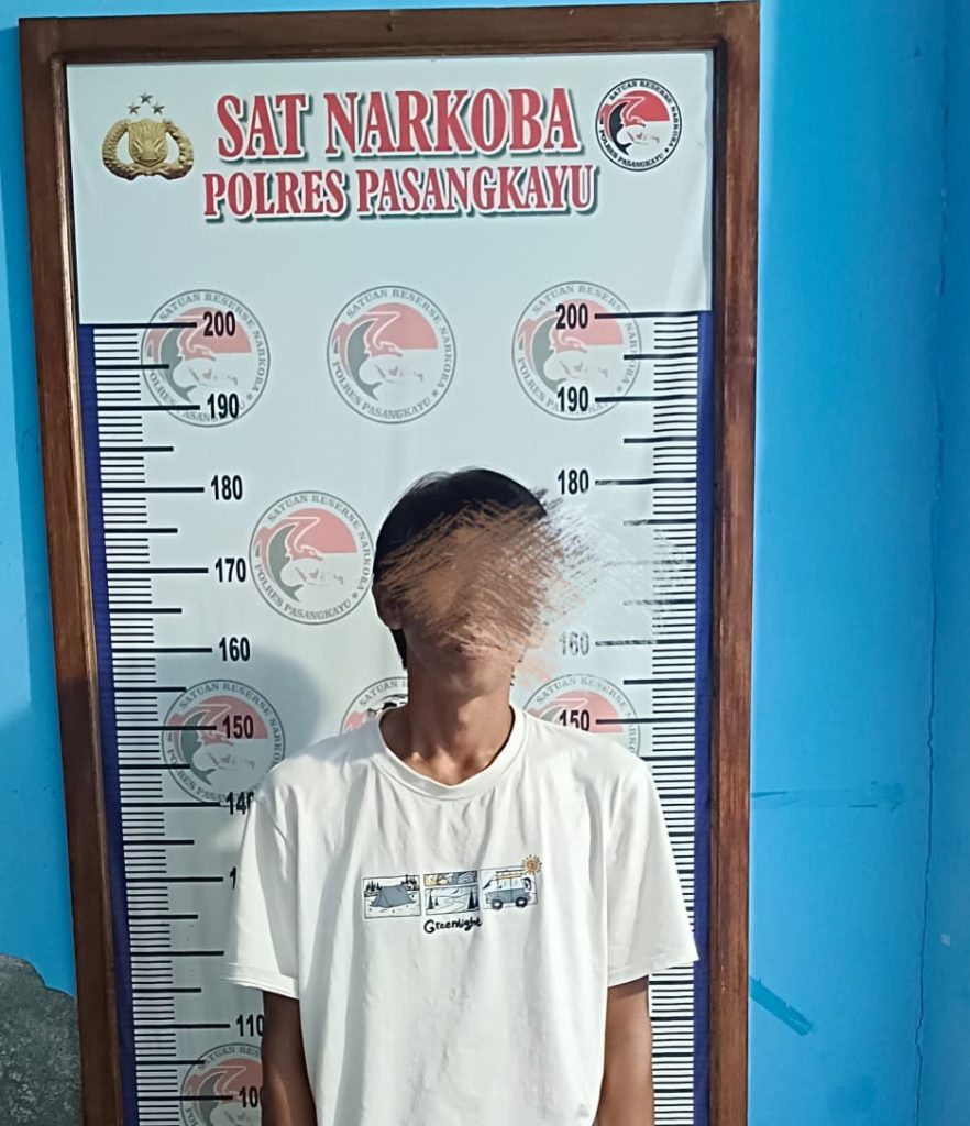 Sat Res Narkoba Polres Pasangkayu menangkap 2 Warga Tikke Raya karena menyimpan, menguasai dan memiliki Narkotika jenis sabu