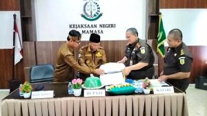 Pemda Mamasa menerima kembali pemulihan keuangan dan aset milik daerah dari Kejari Mamasa