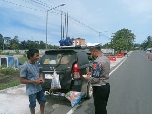 SAT PJR Ditlantas Polda Sulbar Laksanakan Penindakan Pelanggaran Over Dimensi dan Over Loading Disertai Sosialisasi Keselamatan Berlalu Lintas