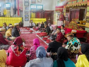 PT Masmindo Dwi Area Laksanakan Prosesi Mangngolo Ri Arajang Sebagai Bagian dari Sosialisasi Kegiatan Blasting