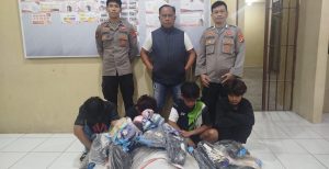 5 Orang Terduga Pelaku Pencurian 2 Karung Sandal Jualan Di Kalukku Di Amankan Polisi