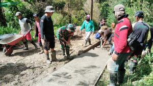 Masyarakat Tandallo Bergotong royong Perbaiki Jalan penghubung Desa