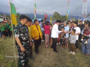 Bupati Mamasa Welem Sambolangi menghadiri HUT Desa Rantekamase ke- 12 Tahun, di lapangan Pasir putih Kecamatan Sumarorong