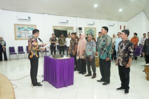 Bupati Enrekang Melantik Lima Penjabat Desa, Minta Merealisasikan Program Pemerintah