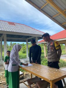 Bhabinkamtibmas Polsek Binuang Polres Polman Bersama Babinsa dan Panitia Kecamatan Binuang Laksanakan Seleksi Calon Paskibraka