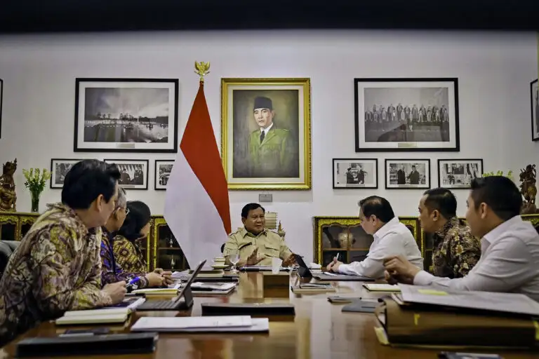Presiden Prabowo Terima Laporan APBN 2024, Outlook Fiskal 2025, dan Penyusunan RAPBN 2026