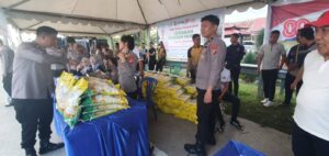 Pemprov Sulbar Bersama Kepolisian Daerah Sulbar Gelar Gerakan Pangan Murah di Car Free Day Mamuju