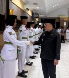 Bupati Majene mengukuhkan 50 orang Paskibra Kabupaten Majene Tahun 2025