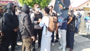 Kapolres Majene Duduk Bersama Mahasiswa Yang berdemo