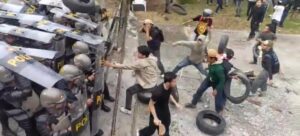 Aksi Unras Yang Berlangsung Pada Beberapa Titik di Kota Mamuju, Secara Umum Berlangsung Aman, Tertib, Dan Kondusif
