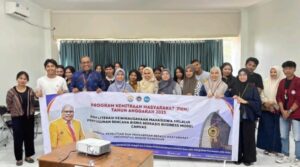 Program Kemitraan Masyarakat UNM Peningkatan Kapasitas Wirausaha Mahasiswa Melalui Penyusunan Rencana Bisnis Berbasis Business Model Canvas