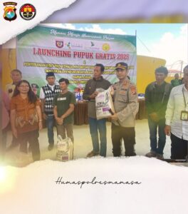 Kapolres Mamasa Hadiri Penyaluran Pupuk Gratis 2025 dan Penyerahan Bibit Kepada Kelompok Tani