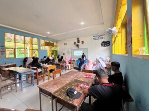 Kepala SMAN 2 Enrekang Memantau Kegiatan Pembimbingan TKA