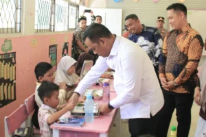 Bupati Luwu Tinjau Langsung Pelaksanaan Program Makan Bergizi Gratis di Larompong