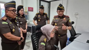 Wakajati Sulsel Robert M Tacoy Supervisi Kejari Barru Dorong Peradilan Cepat Konsistensi Pidum dan Kuasai KUHP Baru
