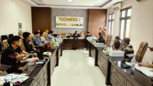 DPRD Wajo Terima Aspirasi Teknisi Ponsel: Janji Tindaklanjuti Dugaan Monopoli Usaha