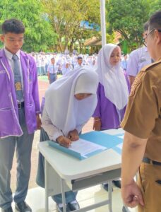 Pelantikan Pengurus OSIS SMA Negeri 2 Enrekang Periode 2025/2026