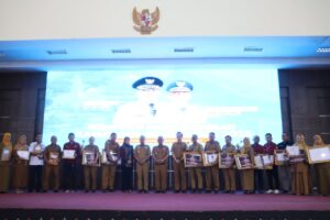 Pemkab Wajo Beri Penghargaan kepada Puluhan Inovator Daerah