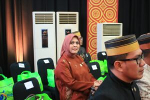 Wakil DPRD Wajo Hadiri Paripurna HUT Sulsel ke-356, Kabupaten Wajo Raih Penghargaan Gubernur Berantas Kemiskinan
