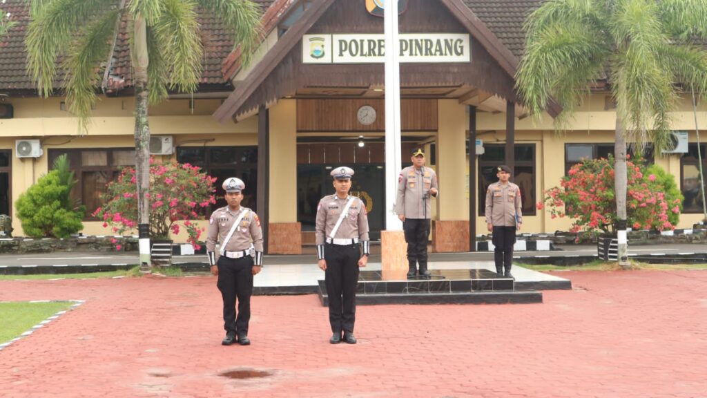 Kapolres Pinrang Pimpin Apel Siaga Satu Tahun Pemerintahan Prabowo-Gibran