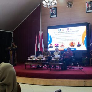 Kacabdin Pendidikan Wilayah X Membuka Seminar Bahasa dan Sastra