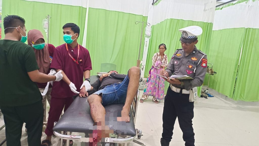 Polsek Urban Wonomulyo Datangi TKP Lakalantas di Jalan Trans Sulawesi, Dua Pengendara Luka Serius