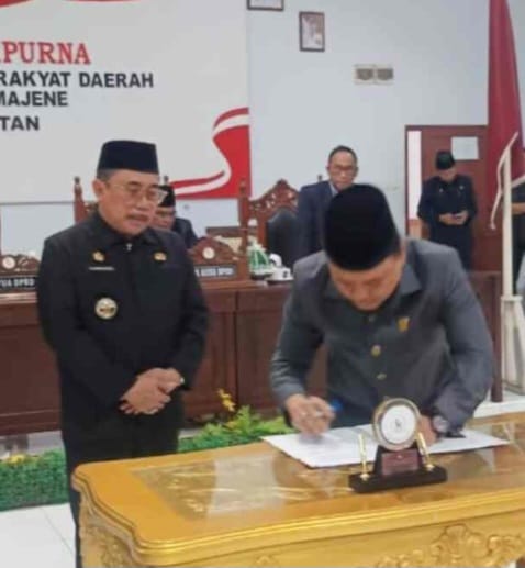 Pemda Majene Bersama DPRD Resmi Menyepakati Dan Menandatangani Persetujuan Bersama Rancangan APBDTahun Anggaran 2026
