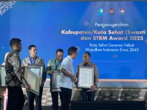 Kolaborasi Masyarakat dan Pemerintah, Wajo Sabet Penghargaan Kota Sehat 2025