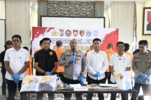 Polres Polman konferensi Pers Terkait Pengungkapan Kasus Penembakan Yang Menewaskan Husain Warga Kecamatan Campalagian