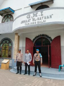 Polres Tanjungbalai Amankan Gereja, Ciptakan Rasa Aman dan Nyaman Bagi Umat Kristiani Beribadah