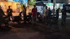 Personel Kodim 1402/Polman Gelar Patroli Malam Demi Jaga Keamanan Warga