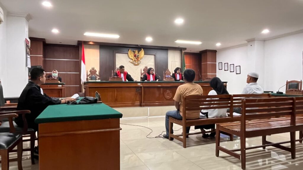 Sidang Dakwaan Kasus Korupsi Dana Desa Lampuara: Tiga Pejabat Desa Hadapi Dakwaan Berlapis