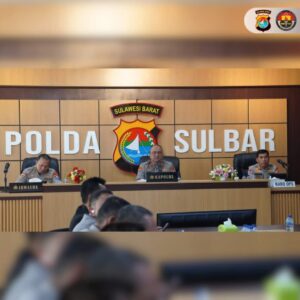 LIMA PEJABAT UTAMA POLDA SULBAR ,DUA KAPOLRES DAN SATU WAKA POLRES DIMUTASI