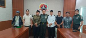 WARGA DESA LENGGO SILATURAHMI DENGAN DANDIM 1402/ POLMAN