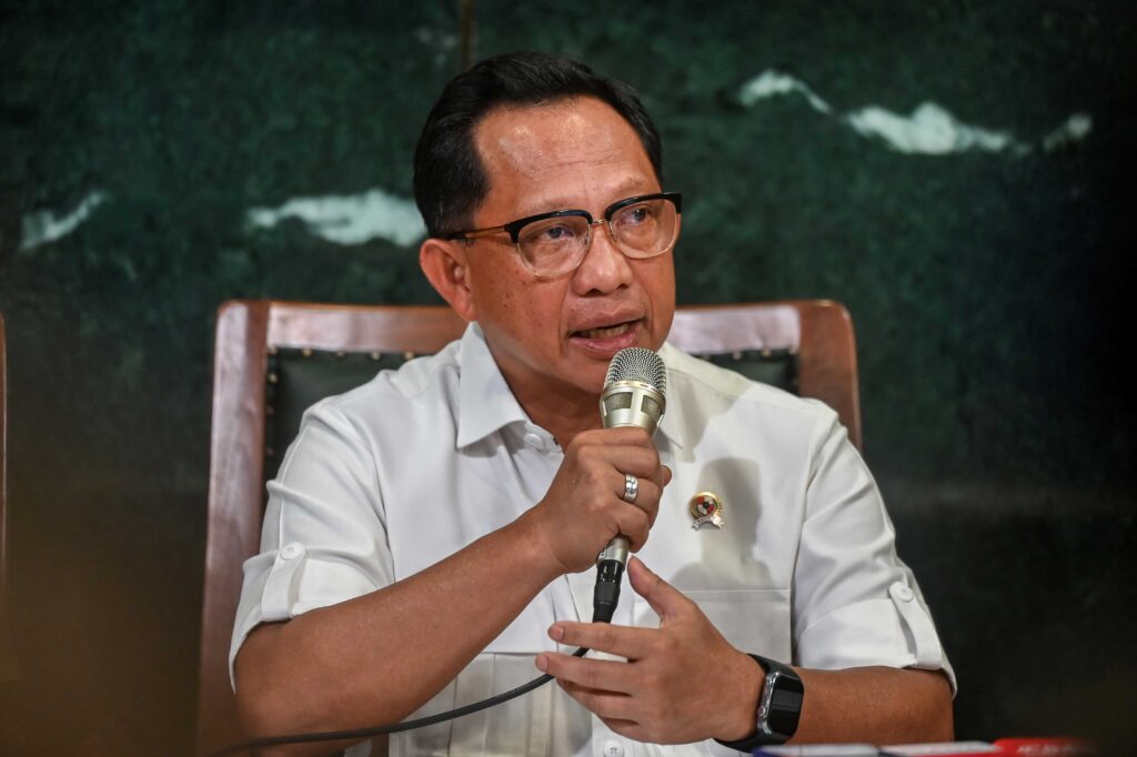 Bupati Aceh Selatan Diberhentikan Sementara, Diduga Mangkir dari Tanggung Jawab Bencana