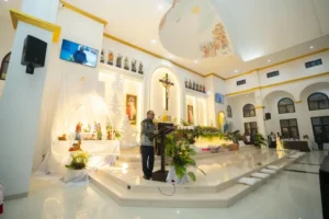 Gubernur Sulbar Sambangi Gereja, Sampaikan Pesan Damai di Hari Natal