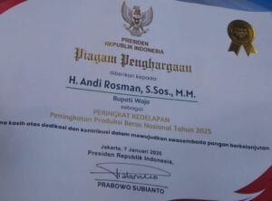 Wajo Raih Peringkat 8 Nasional dalam Peningkatan Produksi Beras, Bupati Terima Penghargaan dari Presiden
