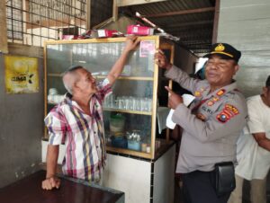 Sambangi Warkop, Sat Binmas Polres Tanjung Balai Ajak Warga Jaga Kamtibmas