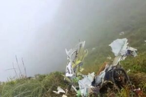 Tim SAR Temukan Serpihan dan Badan Pesawat ATR 42-500 di Bukit Bulusaraung