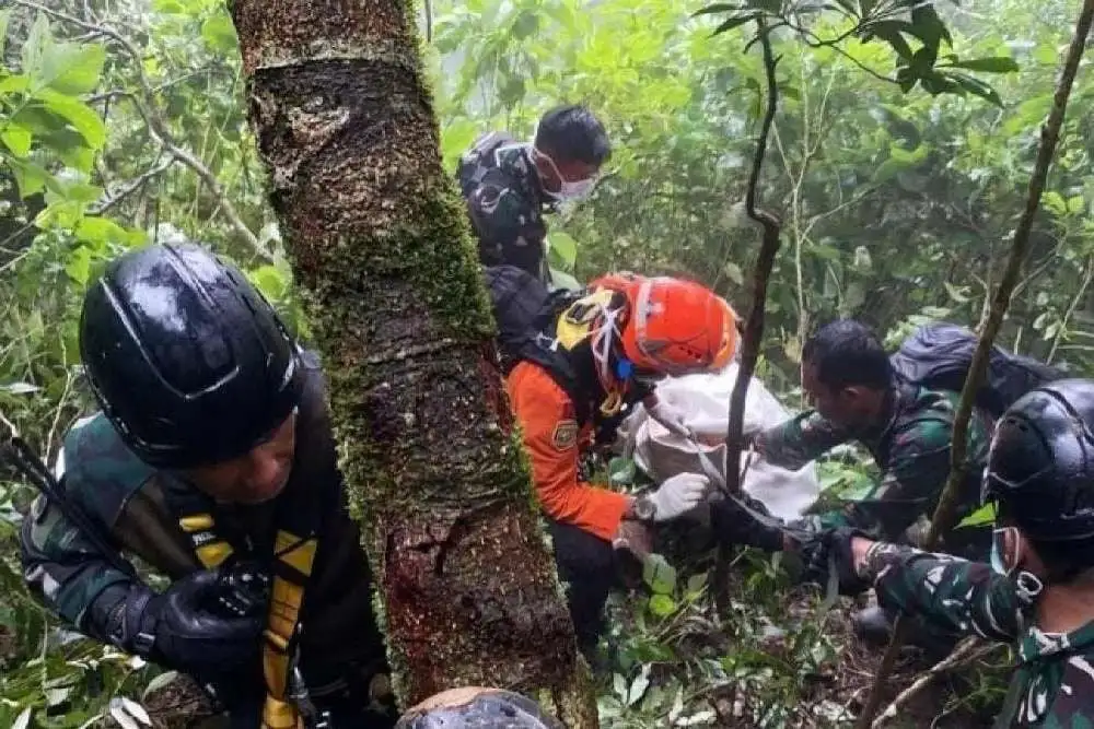 Setelah Pencarian Intensif, Enam Jenazah Korban Pesawat ATR 42-500 Ditemukan