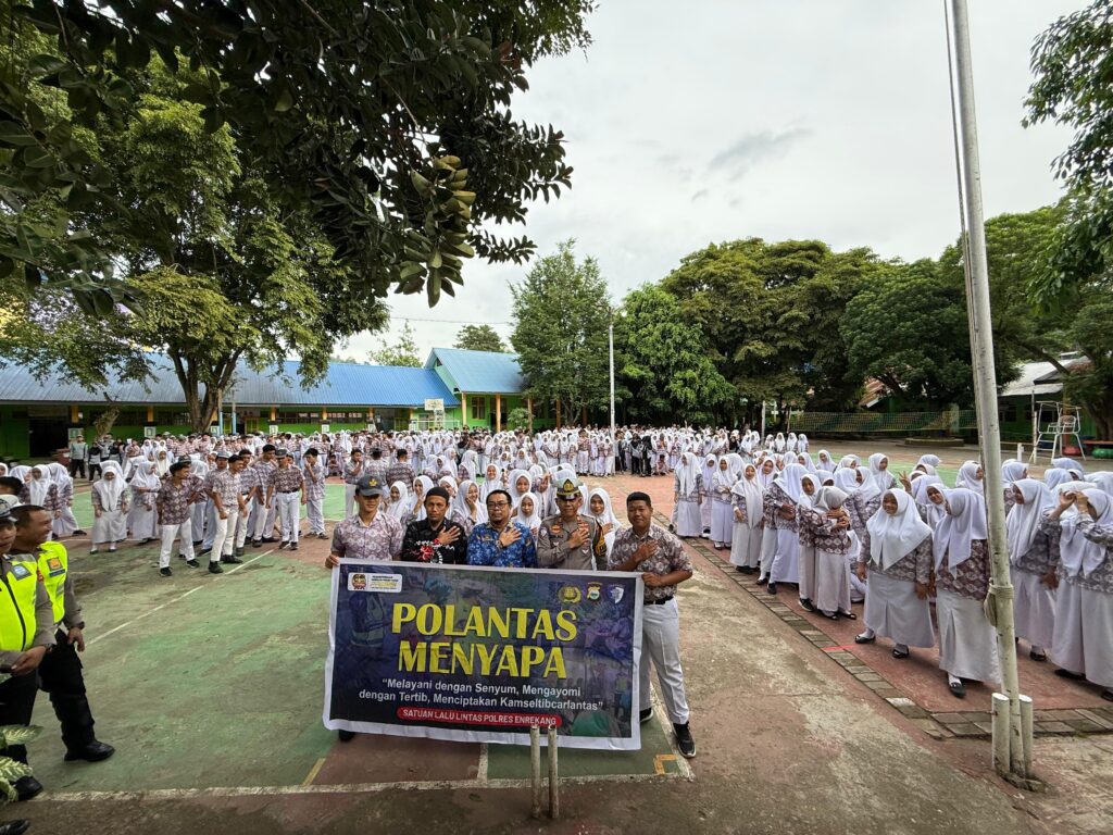 Kasat Lantas Polres Enrekang Pimpin POLANTAS Menyapa di Sekolah