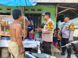 Sambangi Warga, Bhabinkamtibmas Polsek STR Ajak Jaga Kamtibmas