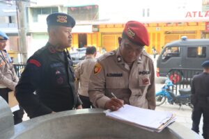 Jamin Keamanan Imlek 2026, Polres Tanjungbalai dan Brimob Sterilisasi Sejumlah Vihara dan Klenteng
