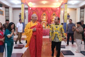 Imlek 2577, Wali Kota Tanjungbalai Mahyaruddin Salim Kunjungi Vihara Tri Ratna, Selamat Merayakan Tahun Baru