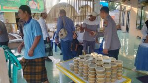 Wujud Kepedulian, Polres Tanjung Balai Sebar Ratusan Cup Takjil