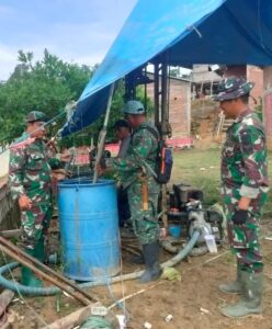TMMD ke-127 Kodim 1402/Polman Dari Lima Titik Sumur Bor Di Antaranya Dua Telah Berhasil Menemukan Sumber Mata Air