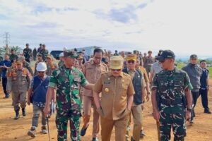 Danrem 142/Tatag Dampingi Gubernur Sulbar Tinjau Pembangunan Batalyon TP 874/Vovasanggayu dan Safari Ramadhan di Pasangkayu
